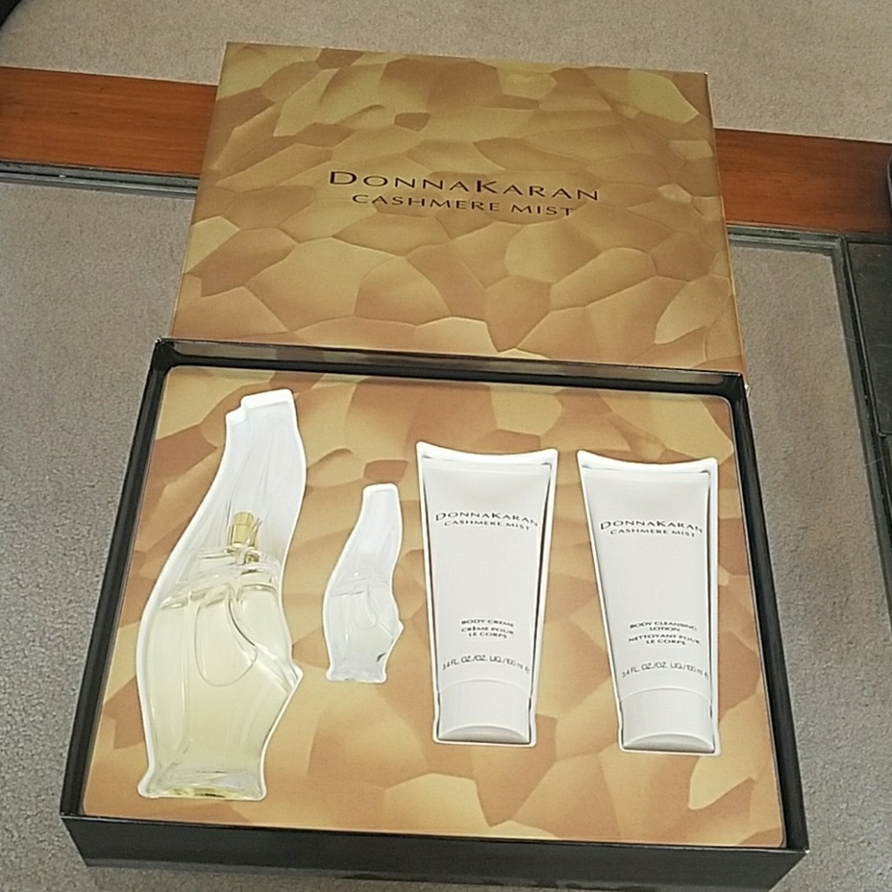 Donna Karan gift set